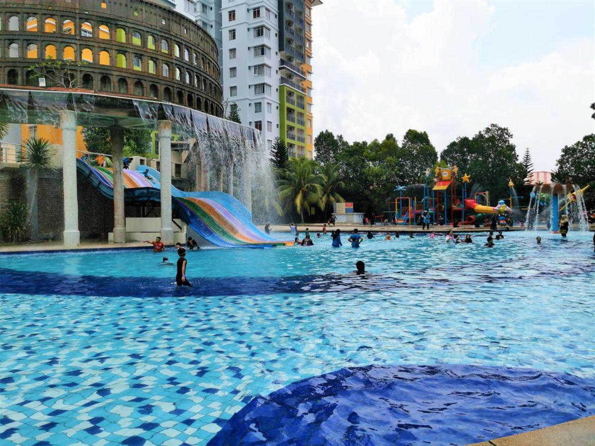 B - Lagoon Water Themepark Suite Melaka Town ภายนอก รูปภาพ
