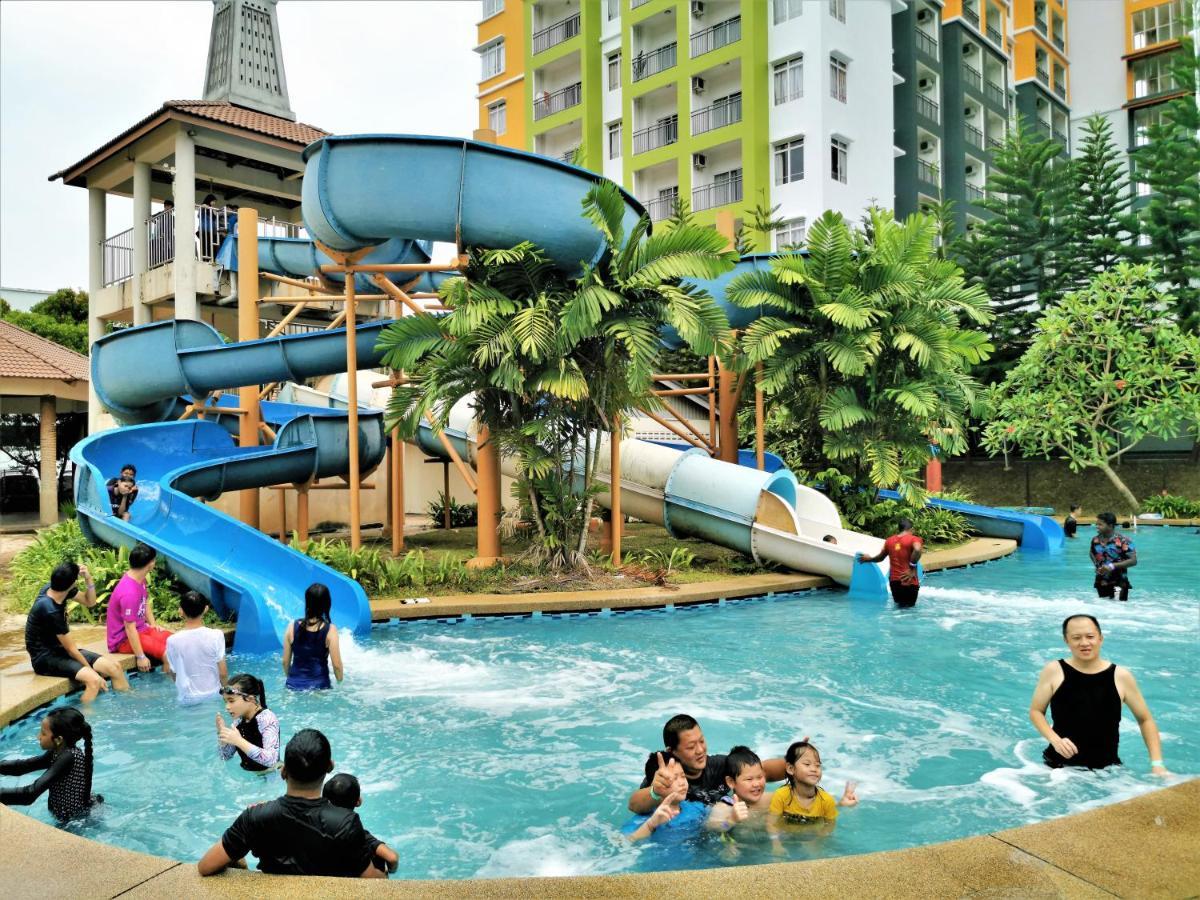 B - Lagoon Water Themepark Suite Melaka Town ภายนอก รูปภาพ