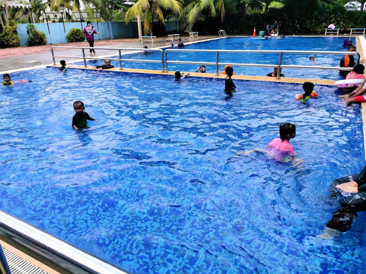B - Lagoon Water Themepark Suite Melaka Town ภายนอก รูปภาพ