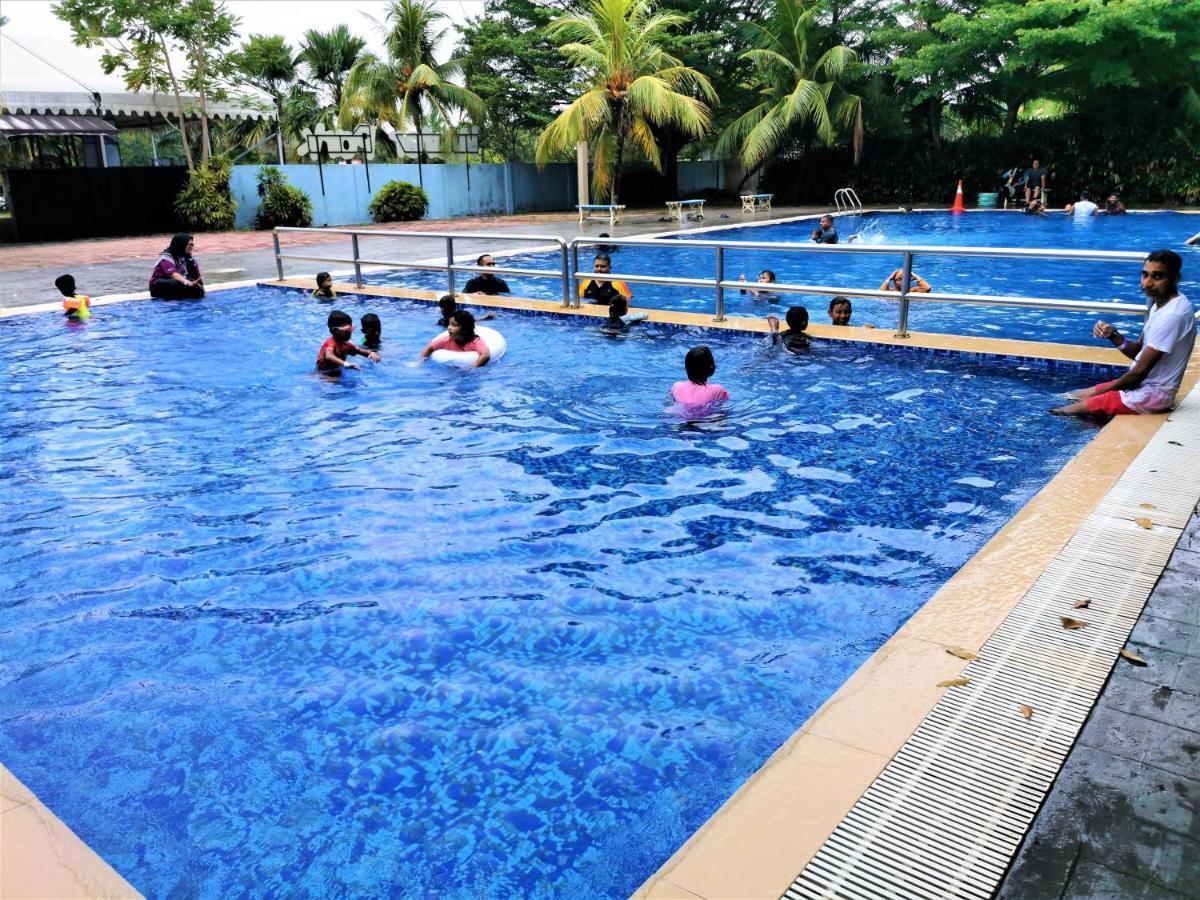 B - Lagoon Water Themepark Suite Melaka Town ภายนอก รูปภาพ