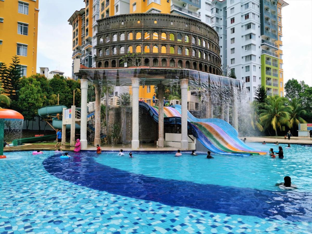 B - Lagoon Water Themepark Suite Melaka Town ภายนอก รูปภาพ
