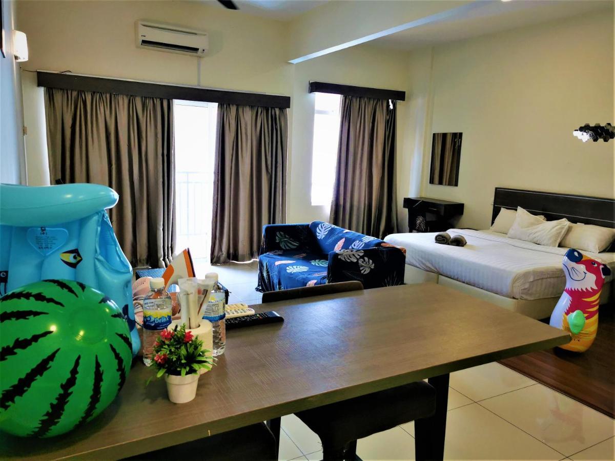 B - Lagoon Water Themepark Suite Melaka Town ภายนอก รูปภาพ