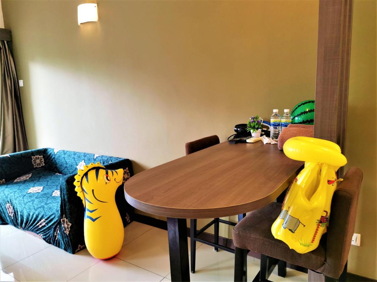 B - Lagoon Water Themepark Suite Melaka Town ภายนอก รูปภาพ